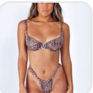 Skatie Lola bikini top